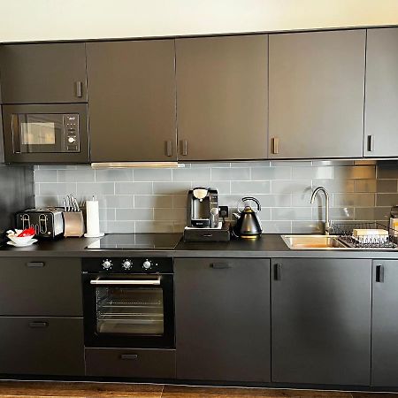 The Mews Boutique Deluxe Apartments, Sleep 2-6 People , Central Location, Free Parking Windermere Exterior photo