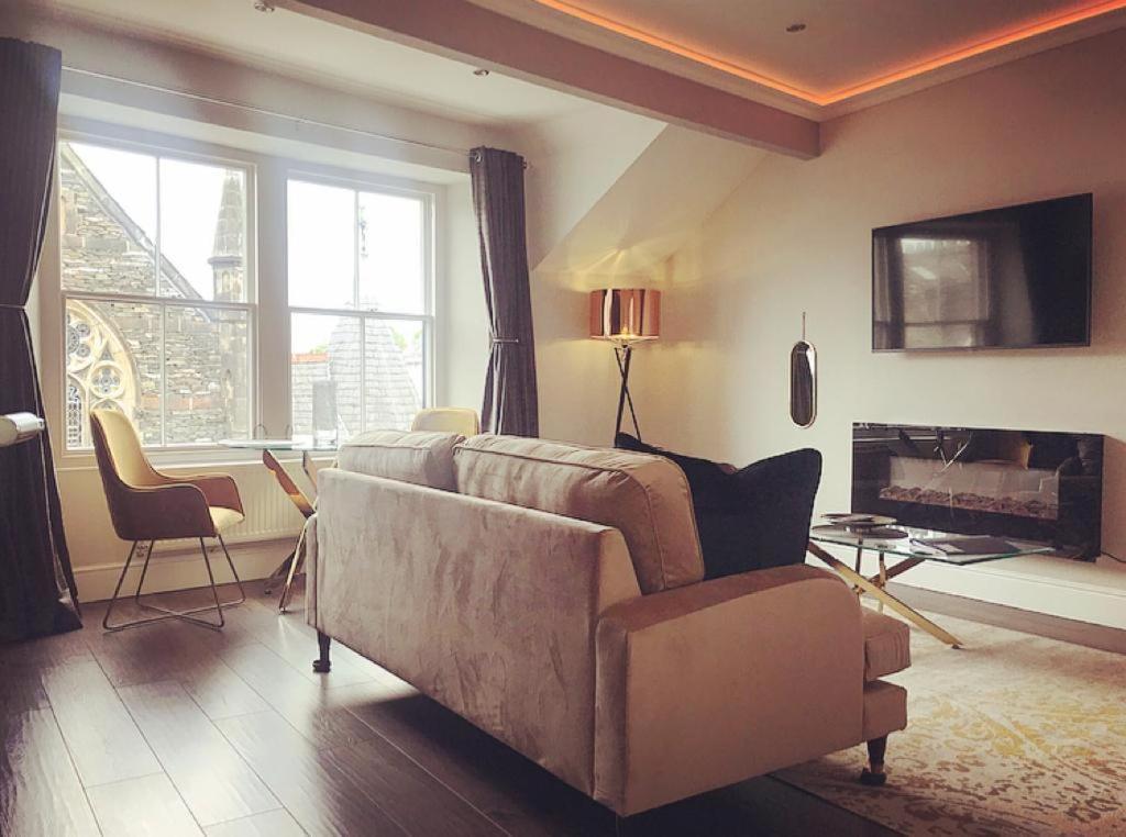 The Mews Boutique Deluxe Apartments, Sleep 2-6 People , Central Location, Free Parking Windermere Exterior photo