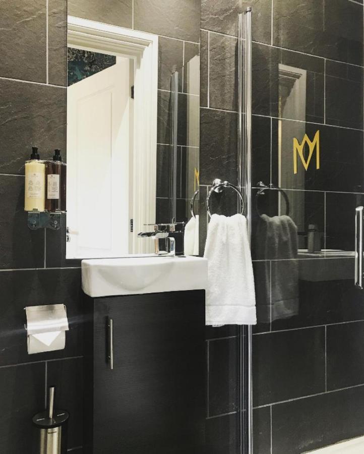 The Mews Boutique Deluxe Apartments, Sleep 2-6 People , Central Location, Free Parking Windermere Exterior photo
