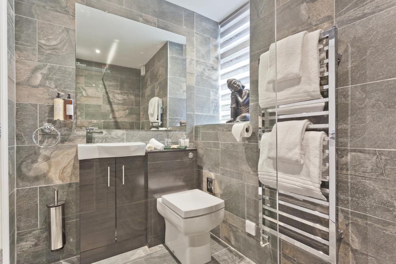 The Mews Boutique Deluxe Apartments, Sleep 2-6 People , Central Location, Free Parking Windermere Exterior photo